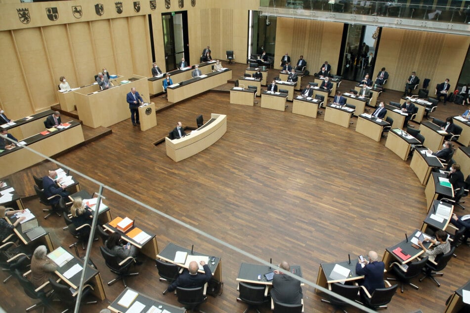 Abgeordnete und Ministerpräsidenten der Länder während der Bundesratssitzung in Berlin am Freitag.