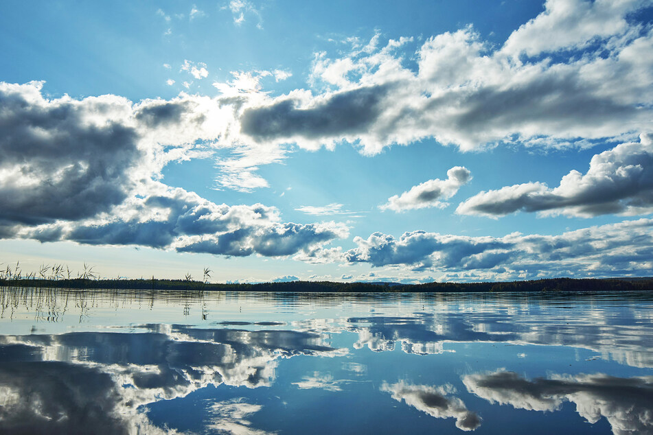 Wolken gibt's am Sonntag mancherorts. (Symbolbild)