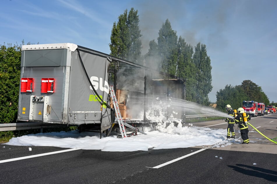 Unfall A14: Lkw-Brand auf A14: Autobahn gesperrt