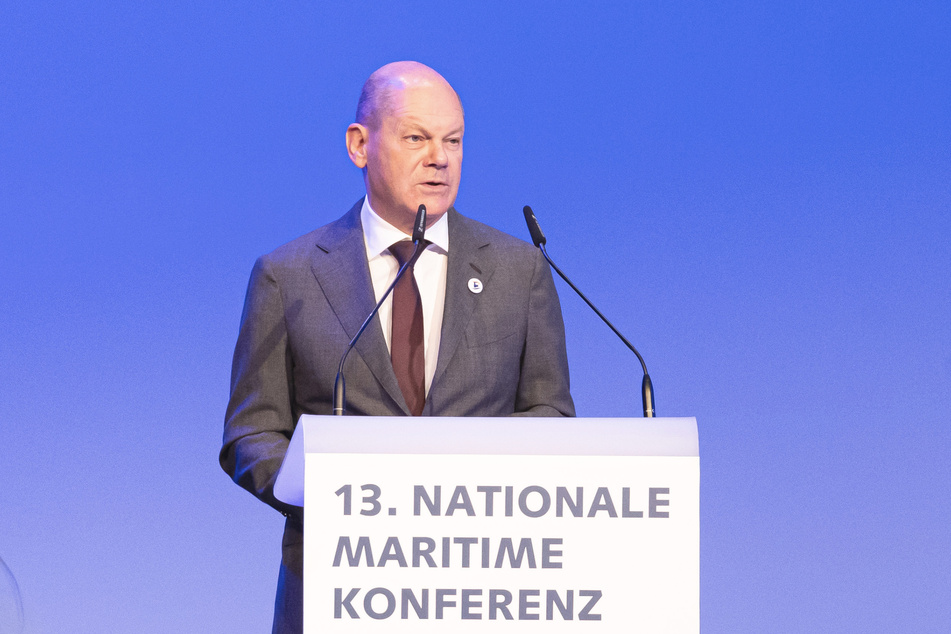 Mitten in der Rede von Bundeskanzler Olaf Scholz, (65, SPD) bei der Nationalen Maritimen Konferenz fingen die Sirenen an zu heulen.