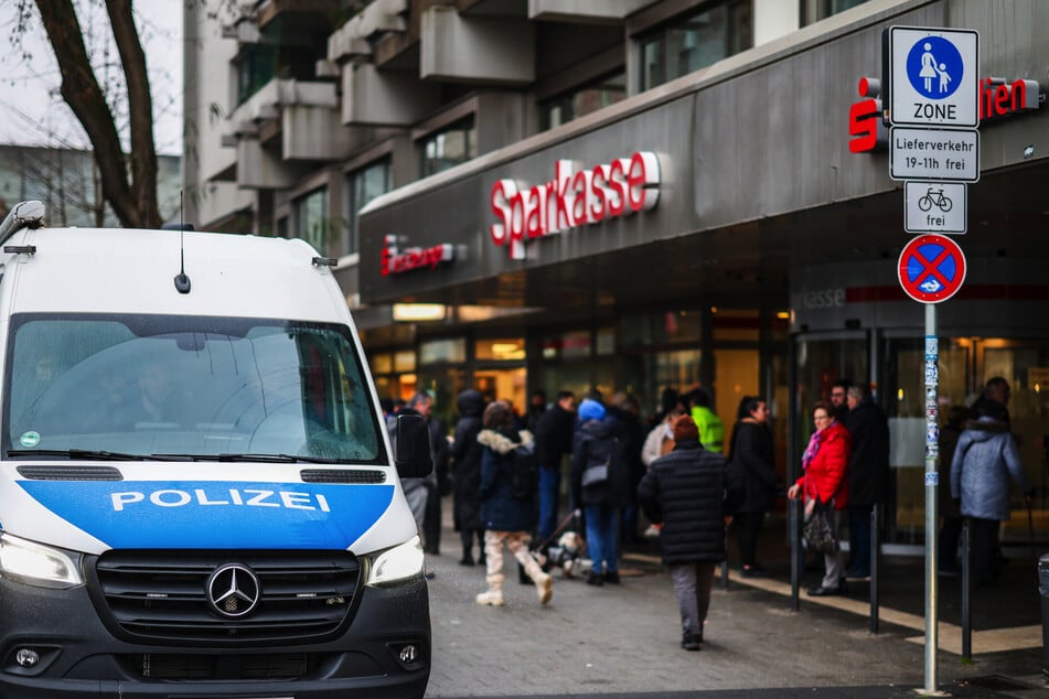 Eine "heiße Spur" zu den Tätern würde es laut Polizei bislang nicht geben.