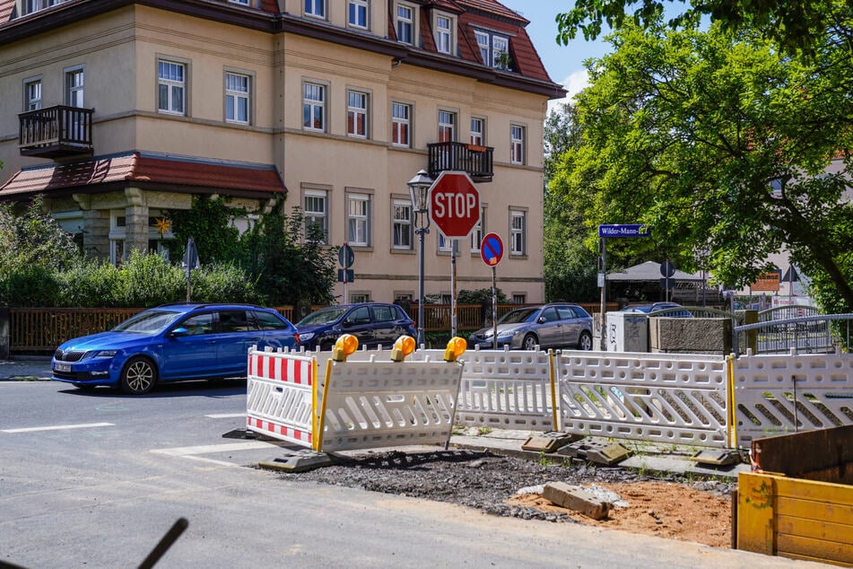 Seit Anfang August eine Baustelle: An der Kreuzung Wilder-Mann-Straße/Platanenstraße wird eine Stromtrasse verlegt.