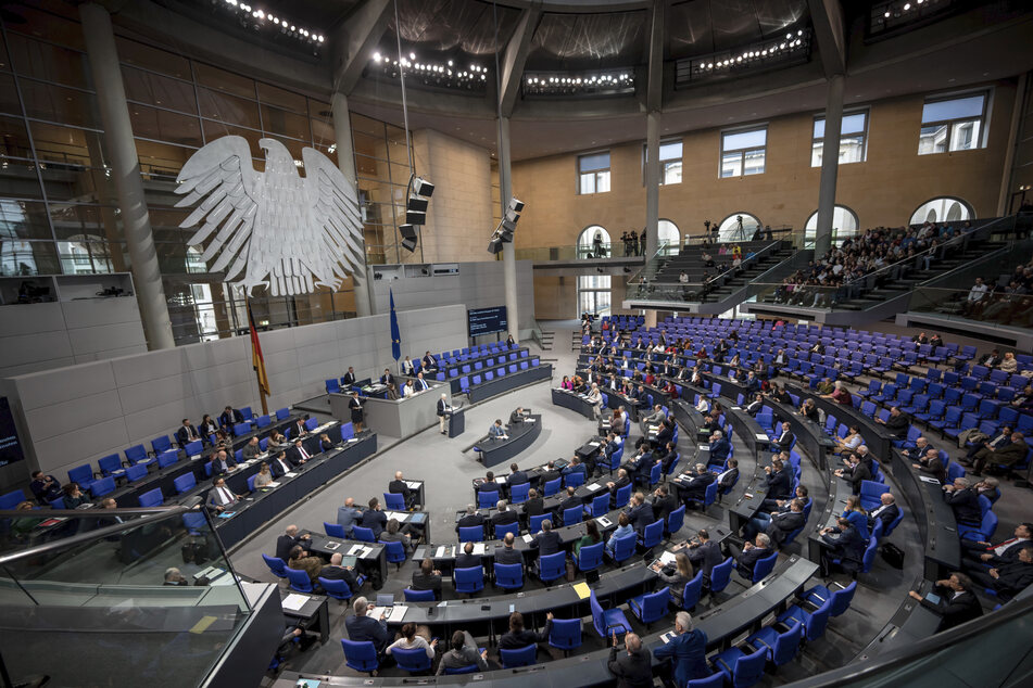 Die Mitglieder des Bundestages stimmten mit großer Mehrheit gegen eine Lieferung von Taurus-Marschflugkörpern an die Ukraine.
