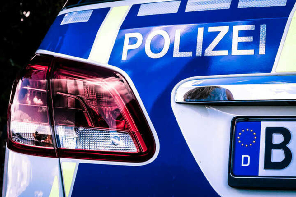 Die Polizisten hörten die Hilfeschreie der Frau, weil die Polizeiwache direkt in der Nachbarschaft liegt. (Symbolbild)
