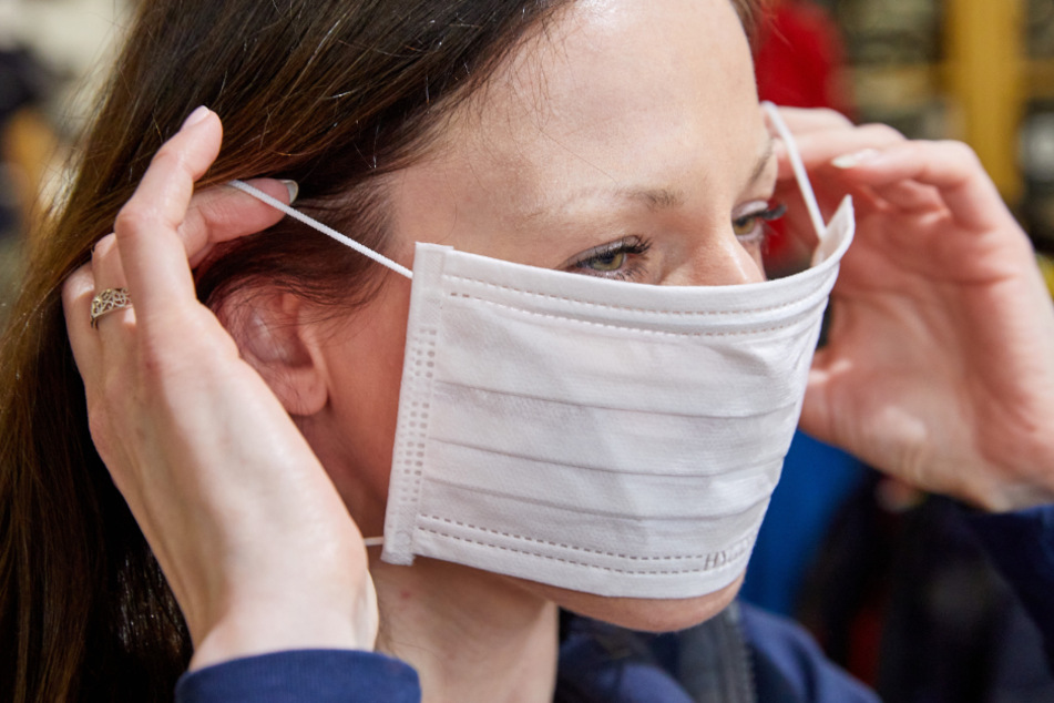 In Baden-Württemberg haben sich bislang mindestens 162.388 Menschen mit dem Coronavirus infiziert, 2978 starben.