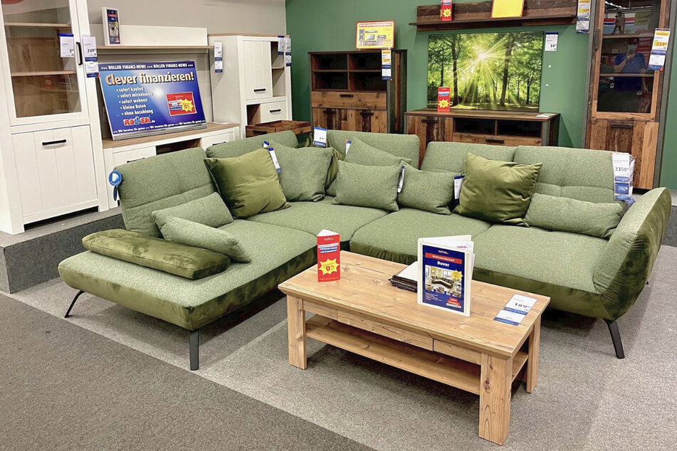 Diese schöne Couch gibt es jetzt Dank der coolen Rabatt-Aktionen super preiswert!