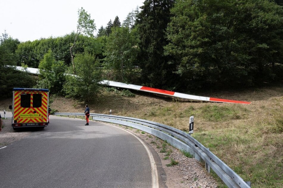 Die Straße musste am Donnerstag abgesichert werden.