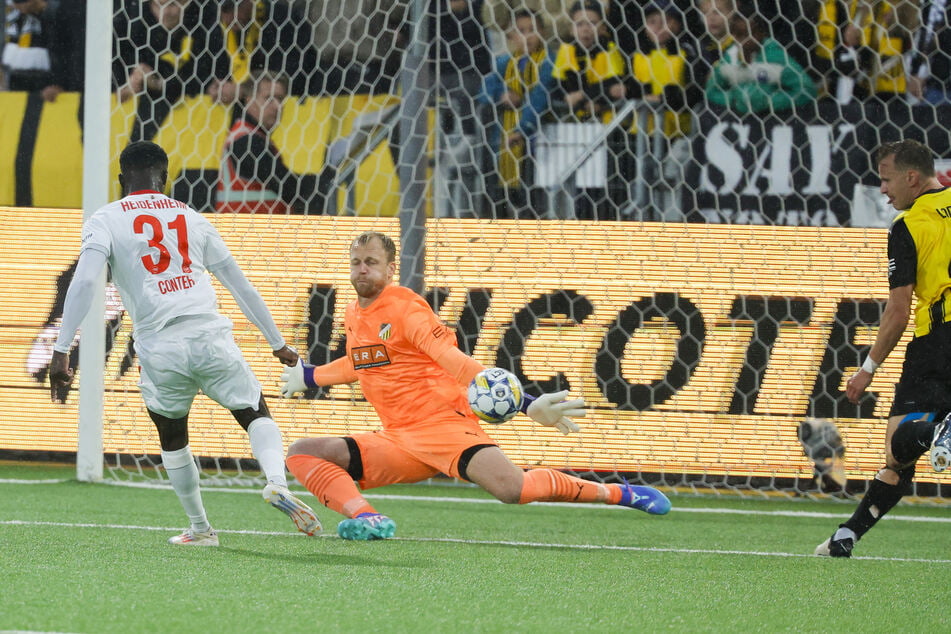 Sirlord Conteh (l.) brachte den FCH bei BK Häcken in der ersten Halbzeit in Führung.