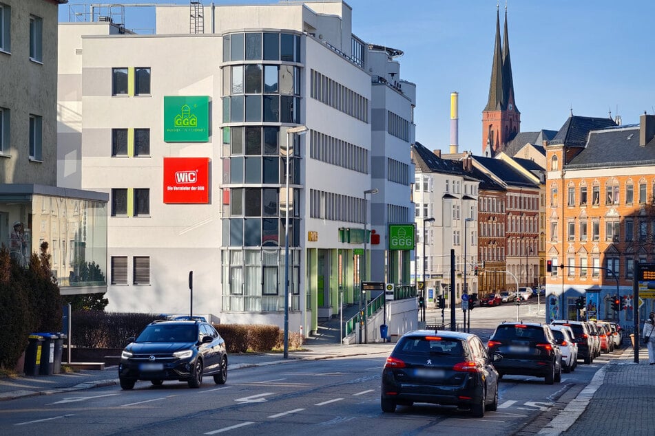 Die Baumaßnahme auf der Clausstraße soll bis Anfang Dezember 2027 abgeschlossen sein.