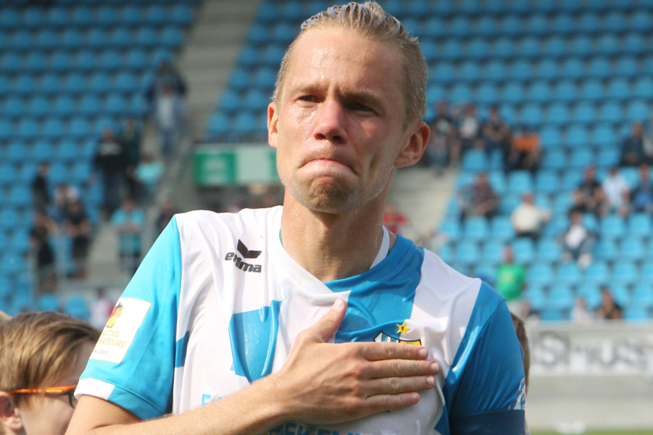Dennis Grote (35) verließ den Chemnitzer FC im Sommer 2019. Zum Abschied konnte er die Meisterschaft in der Regionalliga feiern. (Archivbild)