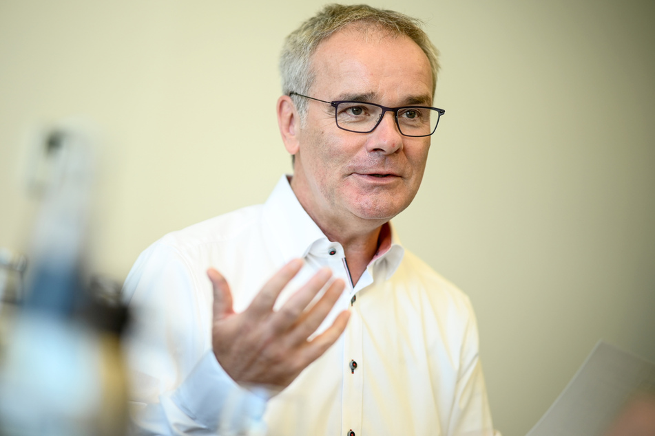 Helmut Dedy (62), Hauptgeschäftsführer Städtetag, am Rande eines dpa-Interviews.