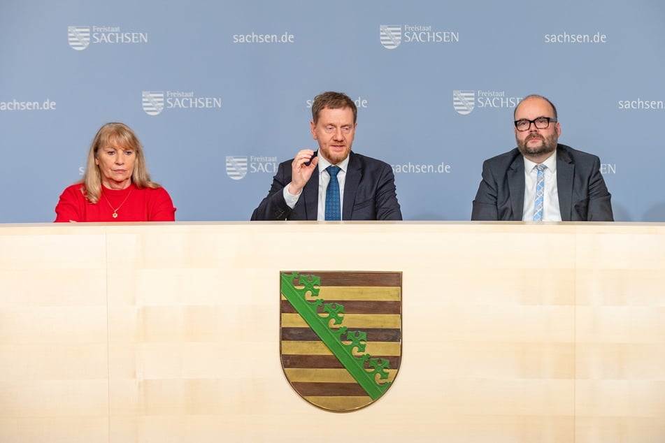 Regieren ohne eigene Mehrheit: Gesundheitsministerin Petra Köpping (66, SPD, v.l.n.r.), Ministerpräsident Michael Kretschmer (50, CDU) und Finanzminister Christian Piwarz (49, CDU).