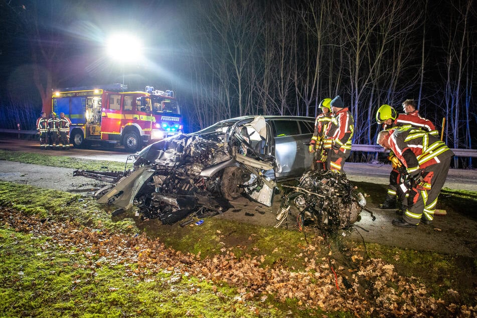 Der Aufprall war so heftig, dass sogar der Motorblock herausgerissen wurde.