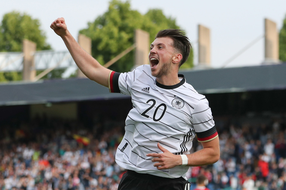 Insgesamt 28-mal lief Lazar Samardzic für deutsche Auswahlmannschaften auf und erzielte dabei neun Tore.