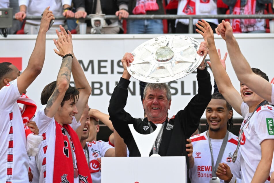 17. Mai 2025: Der 1. FC Köln feiert nach einem 4:0 gegen die Rotel Teufel den Aufstieg in die Bundesliga.
