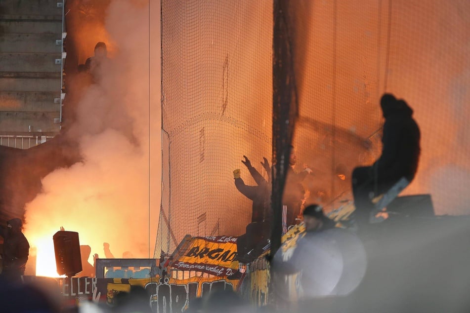 Auch in Magdeburg ging es heiß her, es rauchte und leuchtete.
