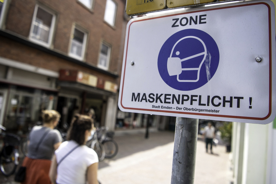 Die Maskenpflicht in Baden-Württemberg soll vor dem Hintergrund weiter sinkender Inzidenzen bald vereinfacht werden.