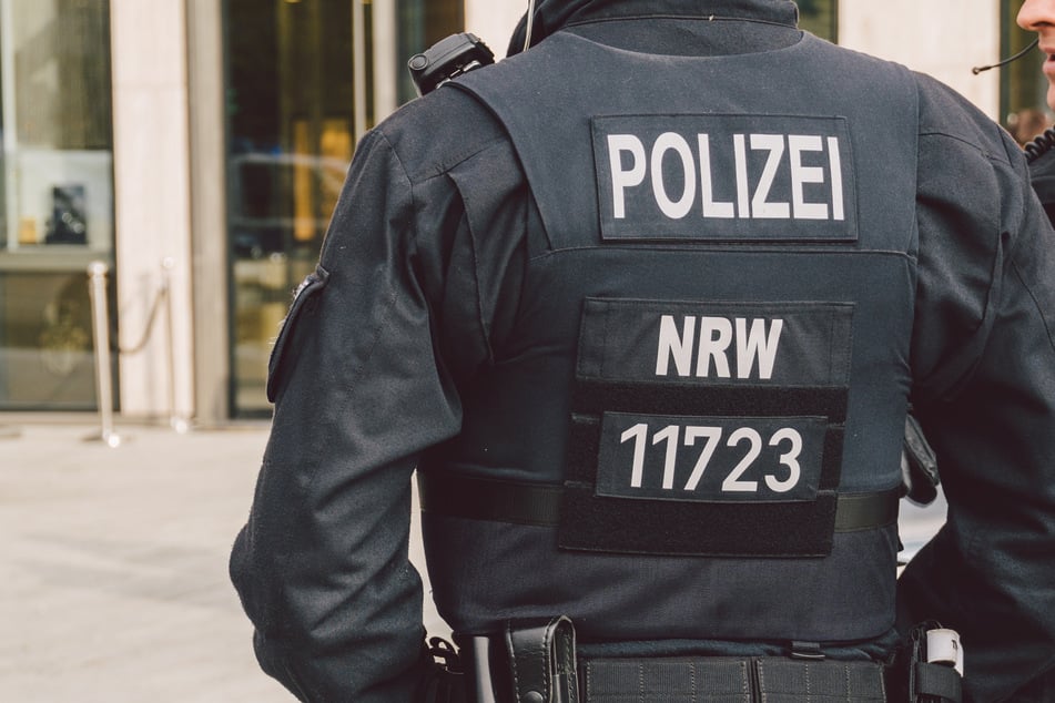 Gegenüber dem Senior gab sich der Anrufer als Polizeibeamter aus - eine Lüge, wie sich zeigte. (Symbolbild)