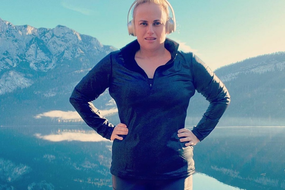 Rebel Wilson (40) inspires fans with her new look.