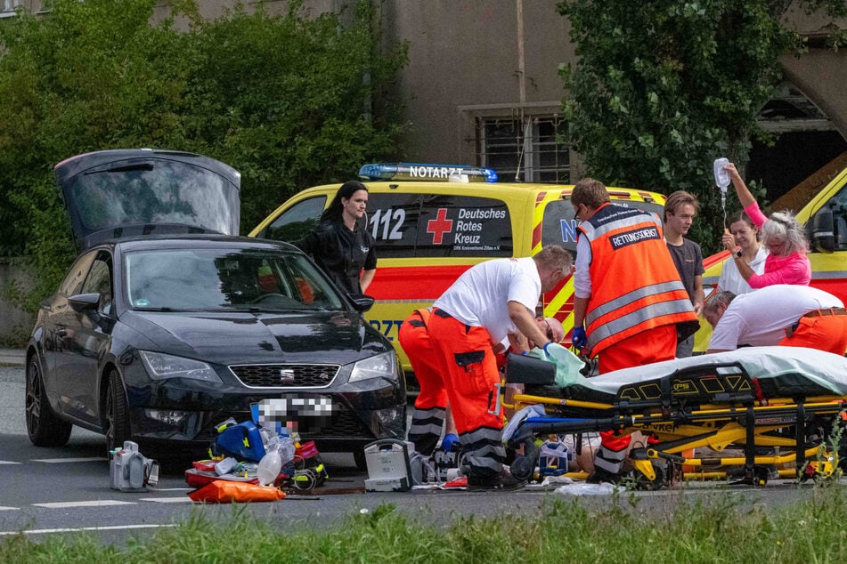 Rettungskräfte müssen auch in der schlimmsten Unfallsituation helfen. Dank des "TEK-Projekts" können in Sachsen viele mit den daraus resultierenden Belastungen besser umgehen