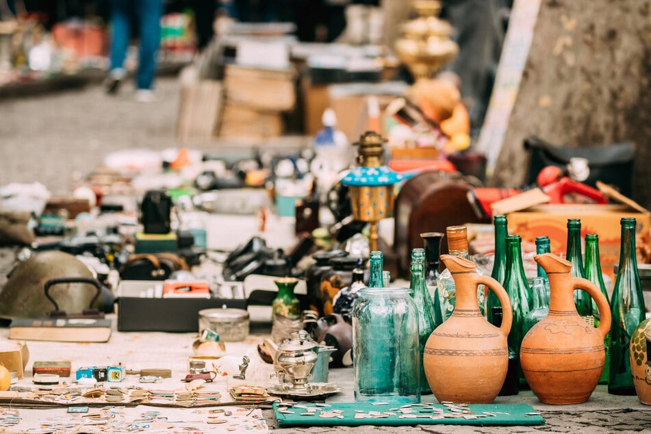 Auf dem Elbeflohmarkt in Radebeul können Besucher nach Schätzen stöbern. (Symbolfoto)