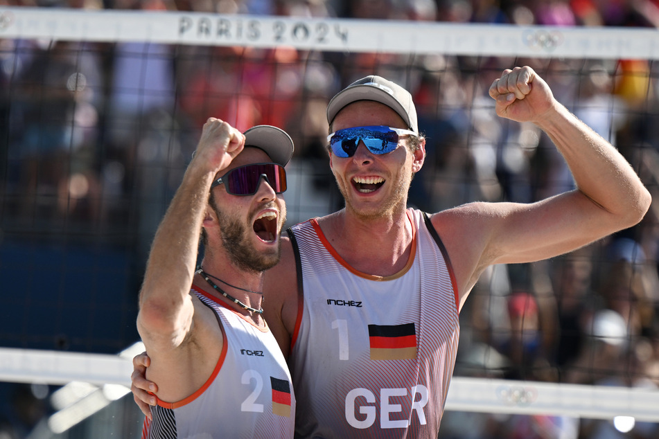 Der Traum vom olympischen Gold ist für Clemens Wickler (29, l.) und Nils Ehlers (30) noch immer greifbar.