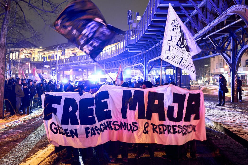 Die Inhaftierung von Maja T. hat in der linken Szene in mehreren Ländern für Demonstrationen gesorgt. Beispielsweise - wie hier - Anfang Februar in Berlin.