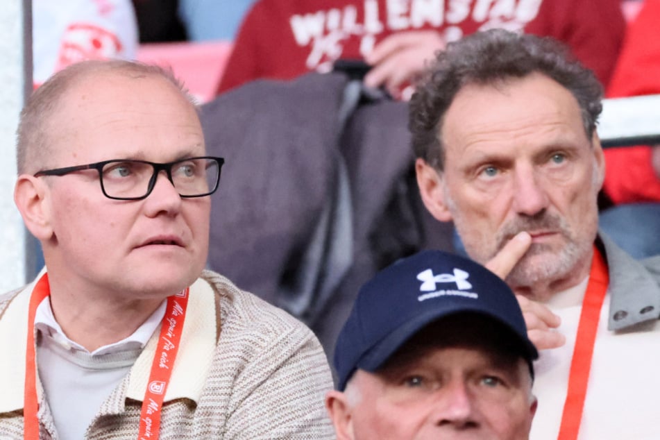 Sportvorstand Jens Haustein (r.) hüllt sich über die Planungen über die Saison noch in Schweigen.