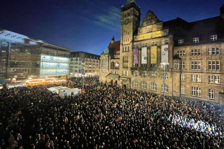 Großer Ansturm auf den Chemnitzer Neumarkt.