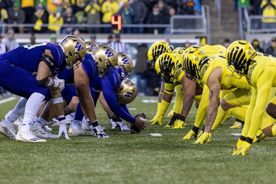 The Big Ten conference is fueling college football realignment rumors as it possibly prepares to welcome Washington (l) and Oregon (r) football teams from the Pac-12 conference.