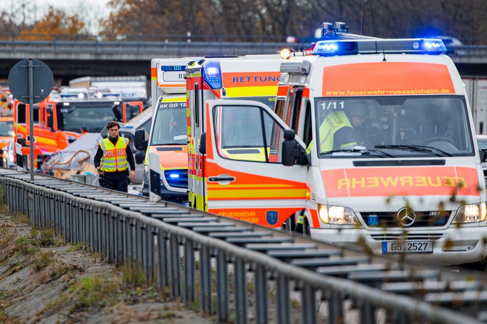 Zahlreiche Rettungskräfte waren vor Ort im Einsatz.