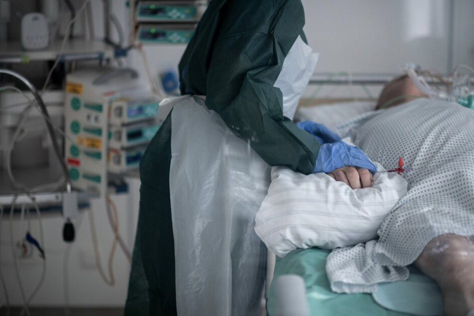 Ein 39-jähriger Erkrankter wurde am Montag in eine Leipziger Klinik eingeliefert. (Symbolbild)