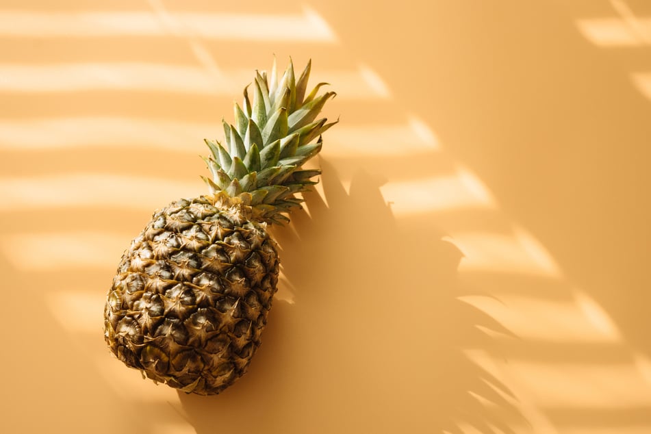 En la escena de intercambio de parejas, la piña tiene un significado muy especial. (Imagen simbólica)