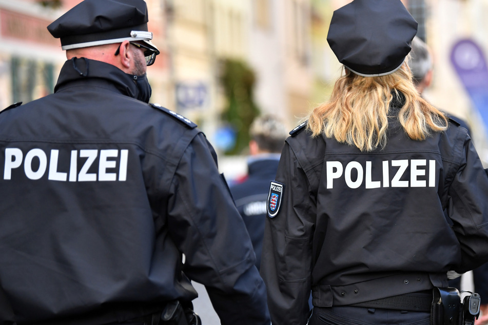 Polizei sichert Schulgelände in Seehausen: 14-Jähriger droht Schülerin mit Softairwaffe