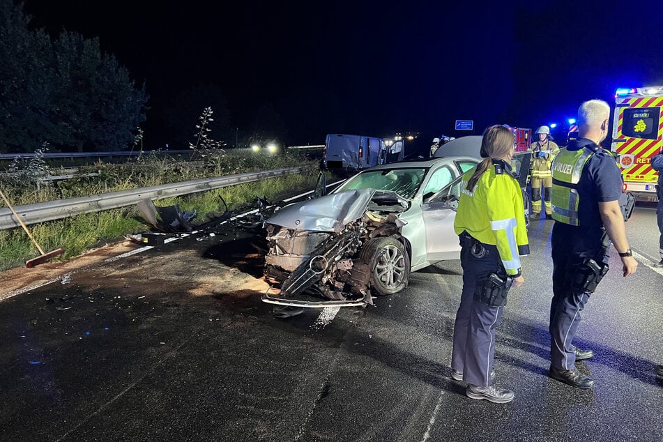 Auf der A2 in Richtung Dortmund kam es in der Nacht auf Samstag zu einem tödlichen Unfall.