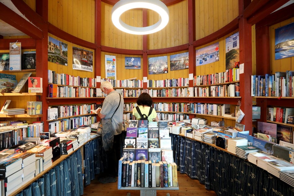 Etwa die Hälfte aller Bibliotheken in Deutschland befindet sich in städtischer Hand. Eine Mitgliedschaft rechnet sich meist schon bei nur einem ausgeliehenen Buch.