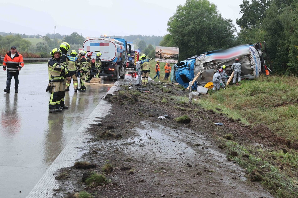 Wegen des Unfalls war die A4 in Richtung Frankfurt am Main zeitweise voll gesperrt.