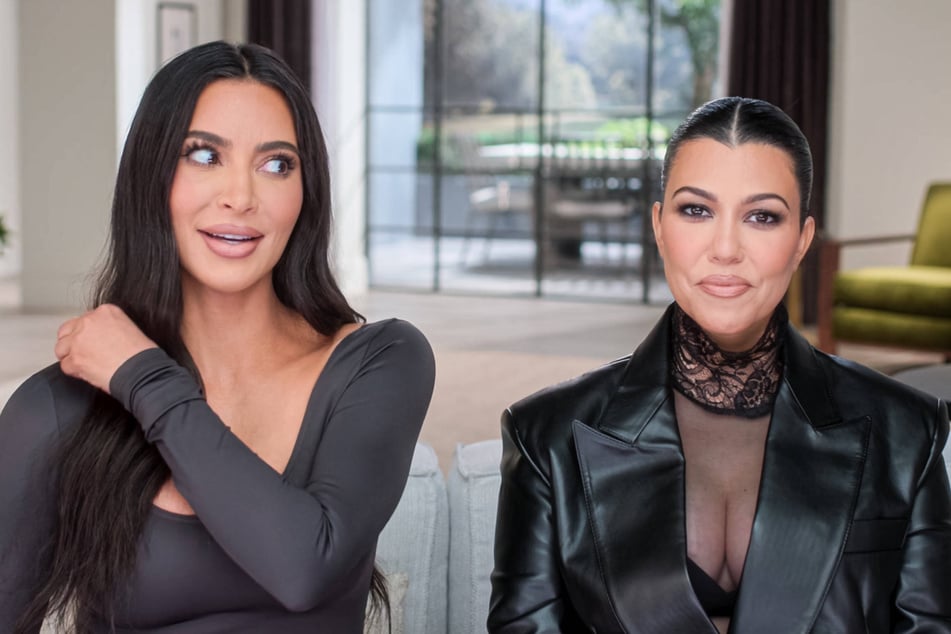 Kim (l.) and Kourtney Kardashian have both faced criticism for promoting unhealthy beauty standards – along with their younger sisters.