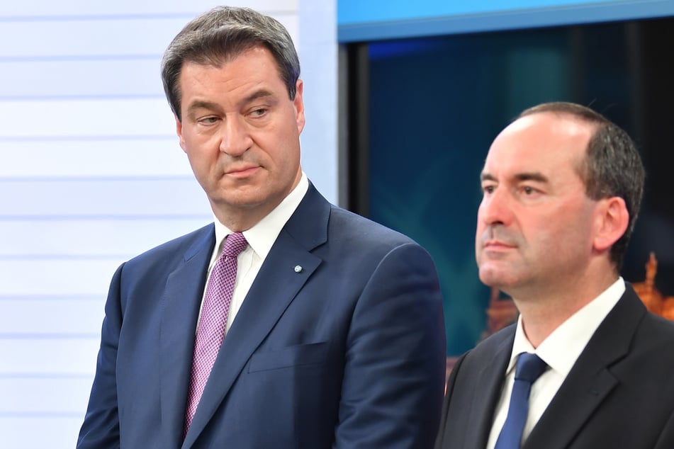 Ministerpräsident Markus Söder (58, CSU, l.) behielt seinen Stellvertreter Hubert Aiwanger (54) trotz der Flugblatt-Affäre.