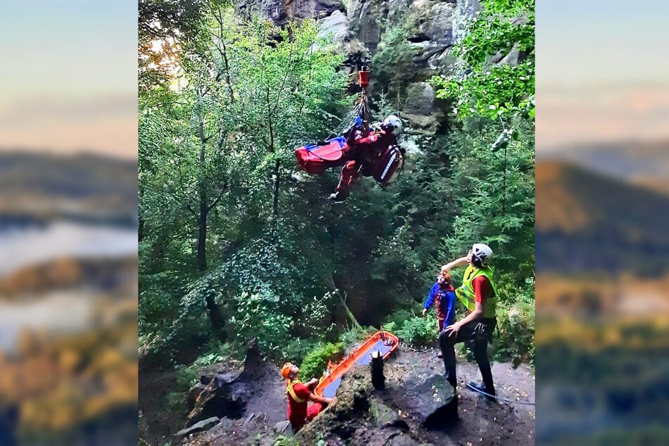 Der 78-Jährige wurde per Rettungswinde abtransportiert.