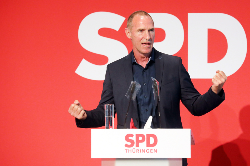 Frank Ullrich (63), Spitzenkandidat der SPD für die Bundestagswahl in Südthüringen, hat von einem Desinteresse an der Politik gesprochen und keine netten Worte für Wahlgegner Hans-Georg Maaßen (58, CDU) gehabt.