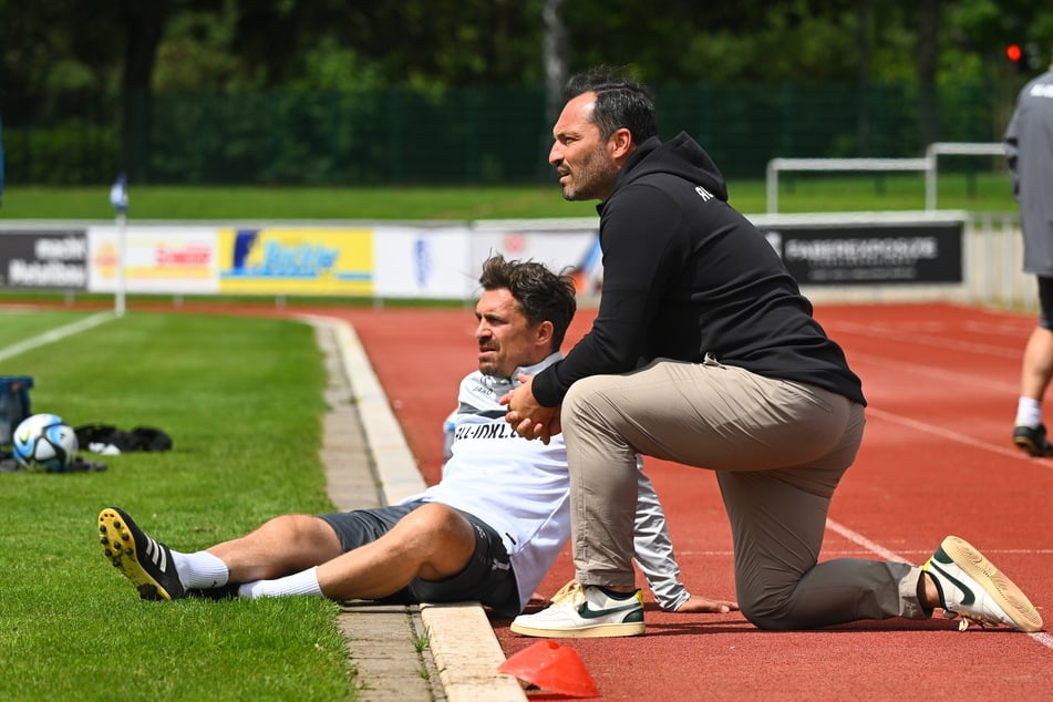 Trainer Thomas Stamm (41, l.) und Sportgeschäftasführer Thomas Brendel (48, r.) sind im ständigen Austausch über mögliche Verstärkungen.