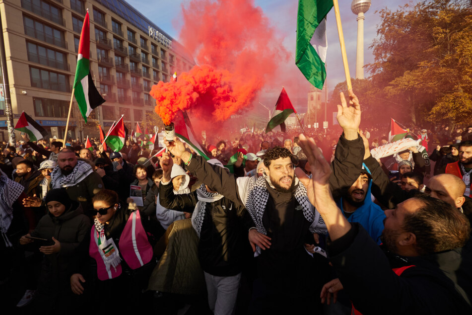 Rund 9000 Menschen besuchten die Pro-Palästina-Kundgebung am Samstag.