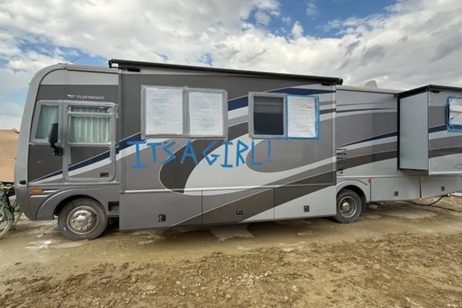 Kayla (37) brachte im Wohnmobil überraschend ihre Tochter zur Welt.