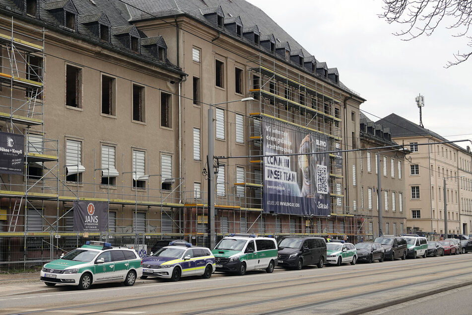 Am Mittwoch kontrollierte der Zoll die Baustelle im alten Hauptpostamt in Chemnitz.