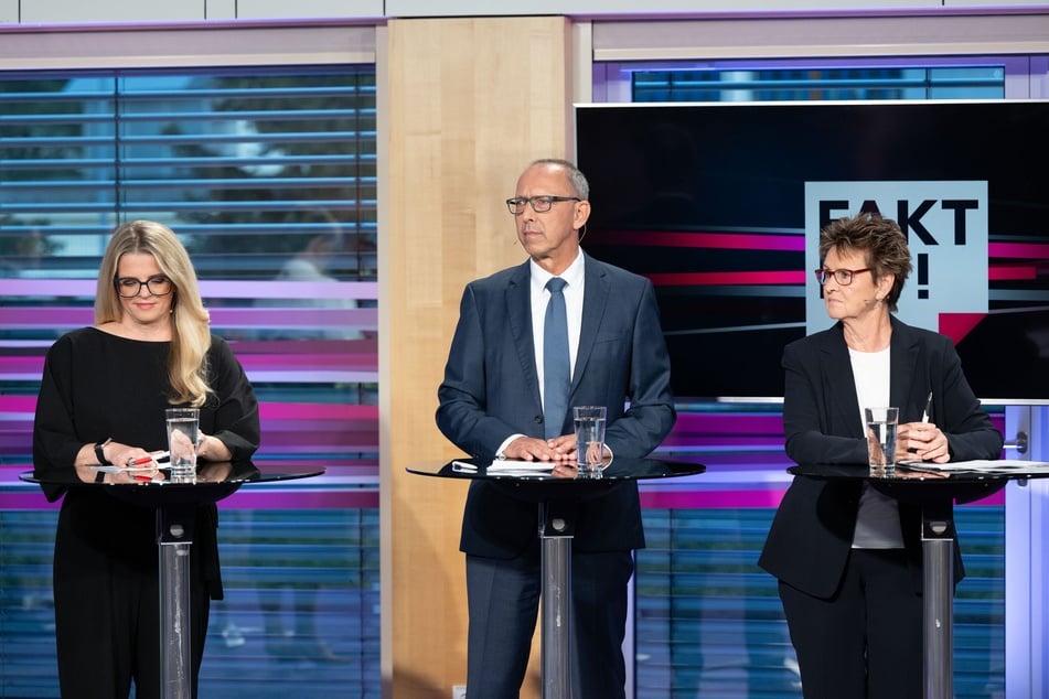 Susanne Schaper (46, DIE LINKE, l.), Jörg Urban (60, AfD) und Sabine Zimmermann (63, BSW) in der TV-Wahlarena des MDR.