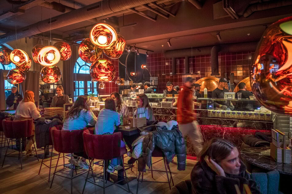 Jedes "60 seconds to napoli"-Restaurant hat eine eigene Signature-Farbe. In Leipzig ist es beispielsweise ein Bordeaux-Rot, in Dresden ein Blau.