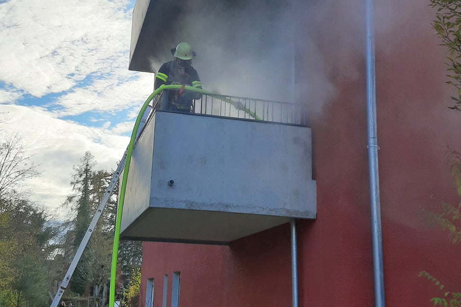 Auslöser für den Einsatz im Stadtteil Harthof war ein Küchenbrand.