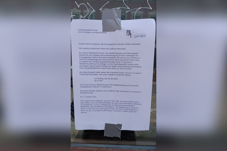 Bei diesen Aushängen, die in Dresden-Neustadt zu finden sind, handelt es sich um Fälschungen.