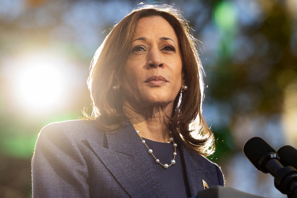 Kamala Harris headed to the swing state of Wisconsin as she vies for the remaining fraction of undecided voters in a deadlocked presidential election.